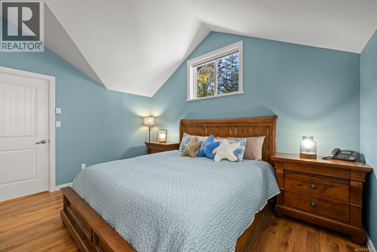 6505 Mystery Beach Rd, Fanny Bay