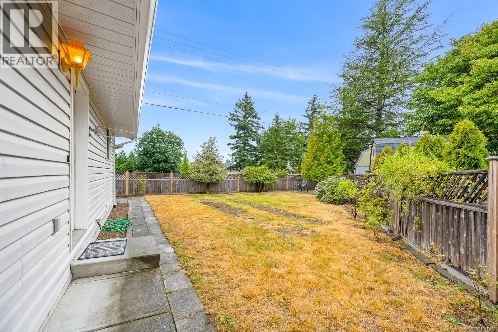 2105 Pemberton Pl, Comox