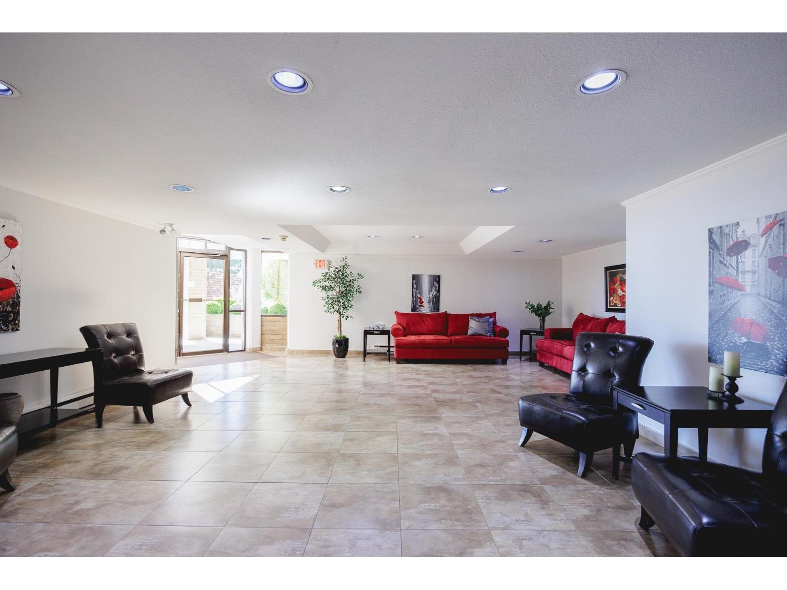 715 1350 VIDAL STREET, White Rock