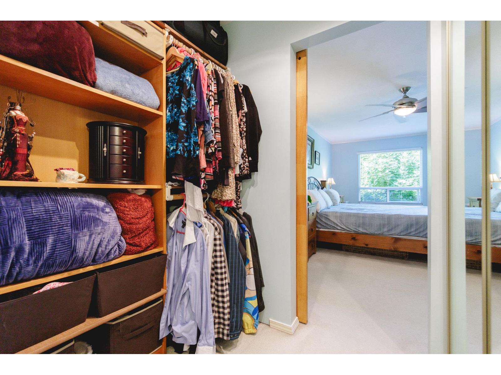 715 1350 VIDAL STREET, White Rock