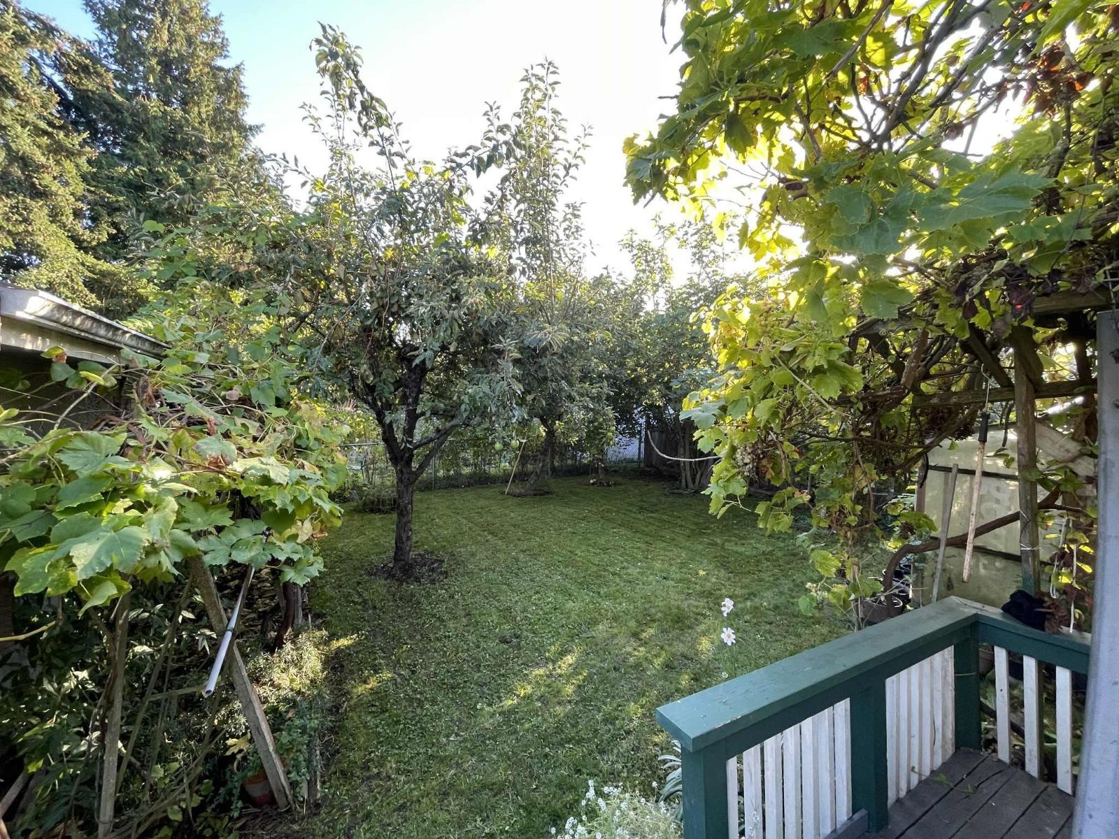 15970 THRIFT AVENUE, White Rock