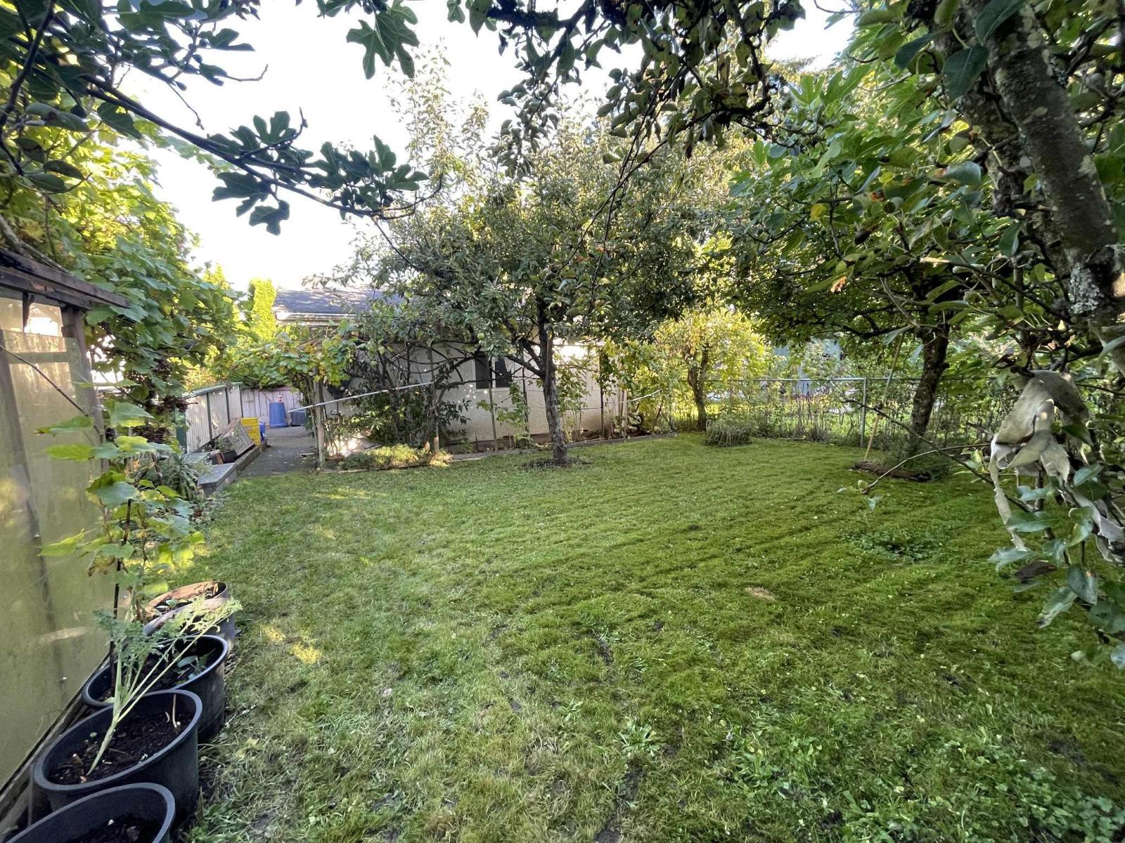 15970 THRIFT AVENUE, White Rock