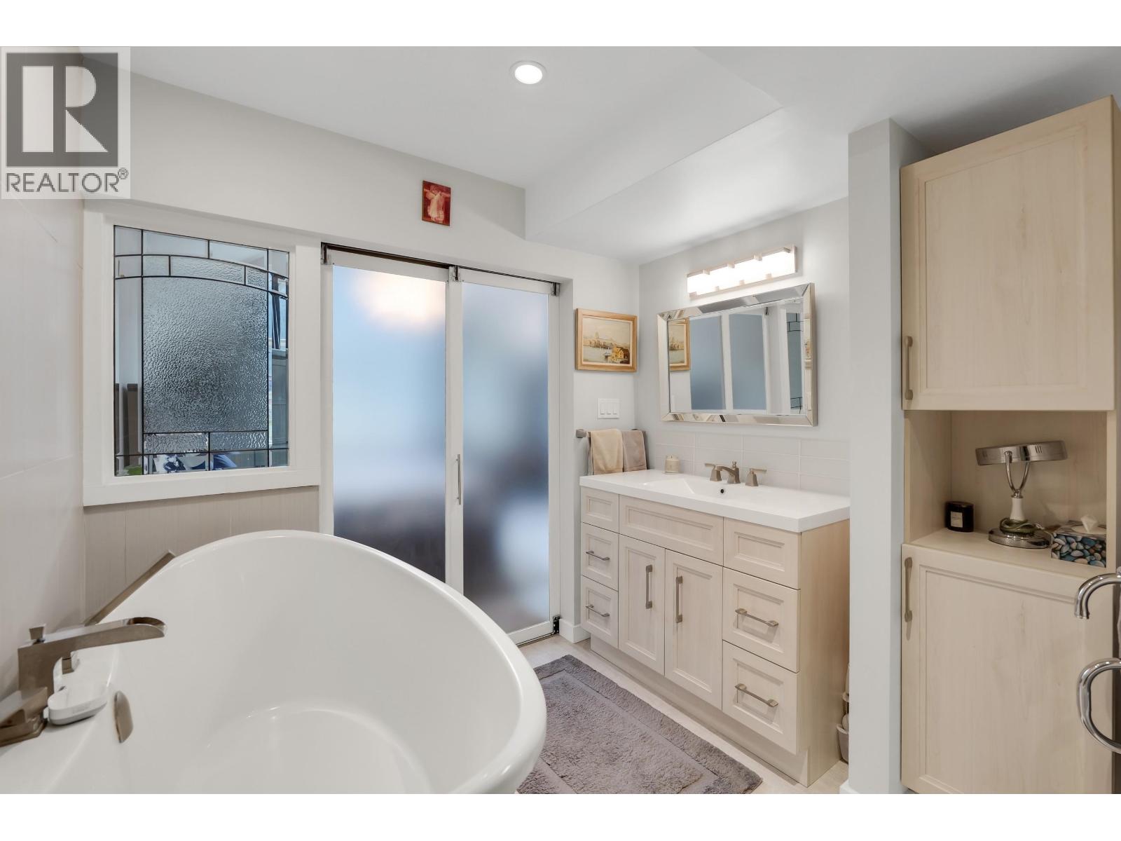 301 1466 PEMBERTON AVENUE, Squamish