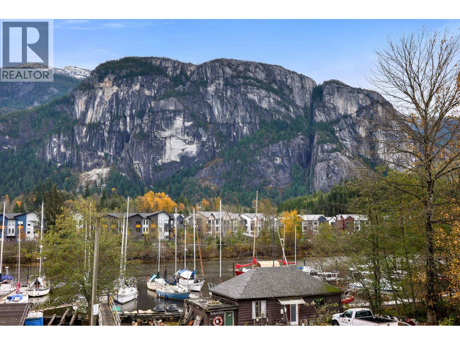 301 1466 PEMBERTON AVENUE, Squamish
