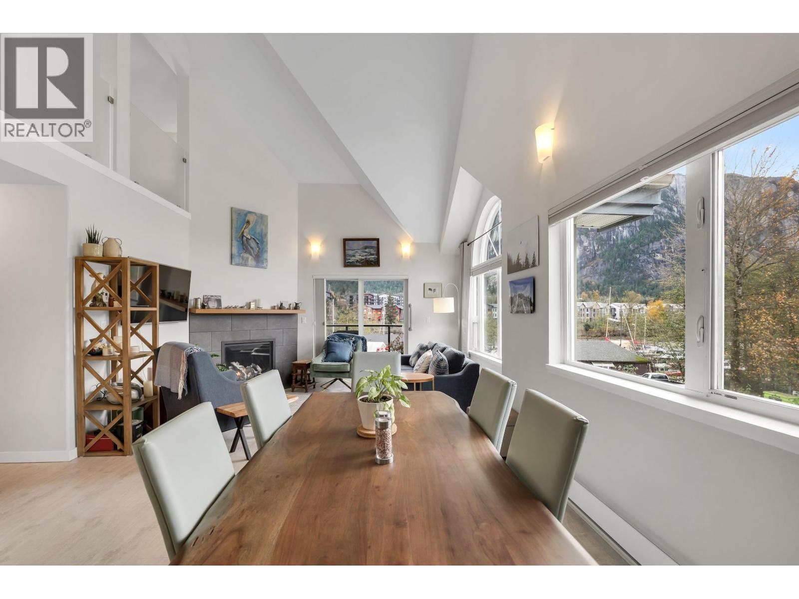 301 1466 PEMBERTON AVENUE, Squamish