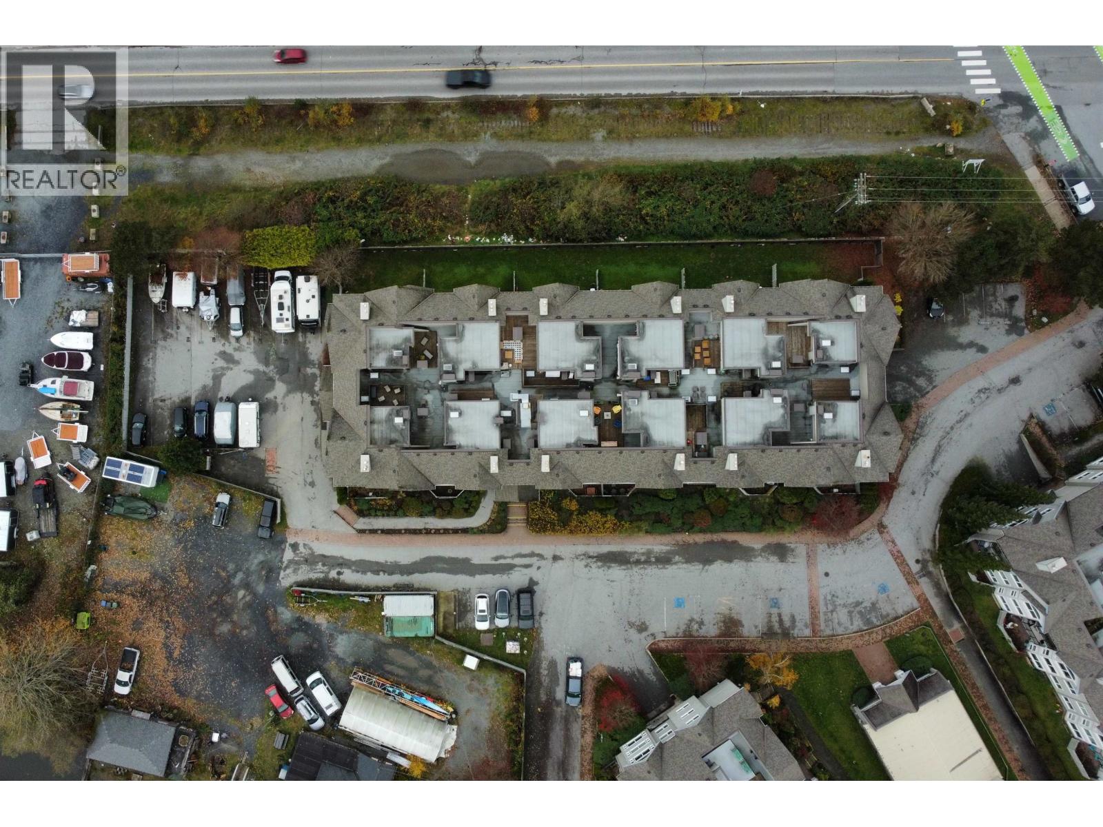 301 1466 PEMBERTON AVENUE, Squamish