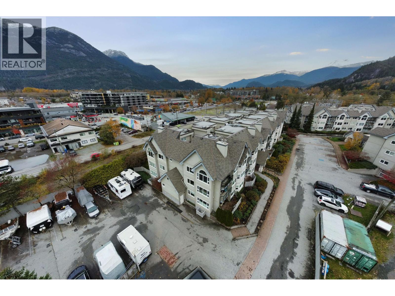 301 1466 PEMBERTON AVENUE, Squamish