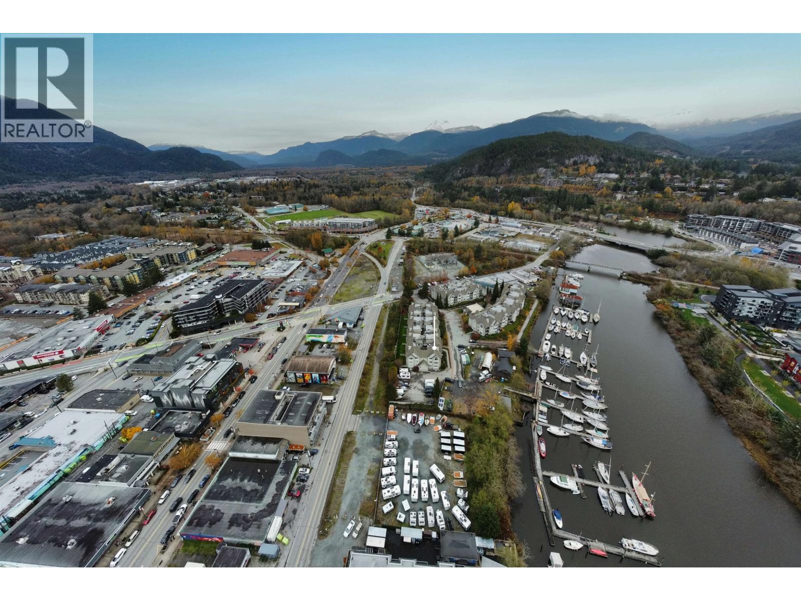 301 1466 PEMBERTON AVENUE, Squamish