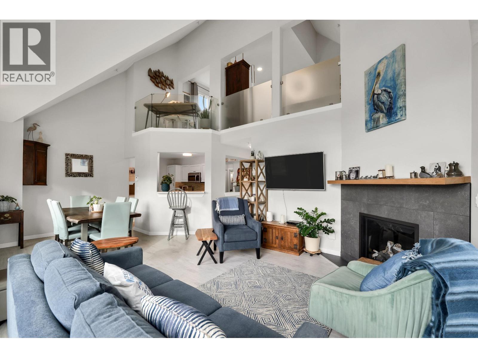 301 1466 PEMBERTON AVENUE, Squamish