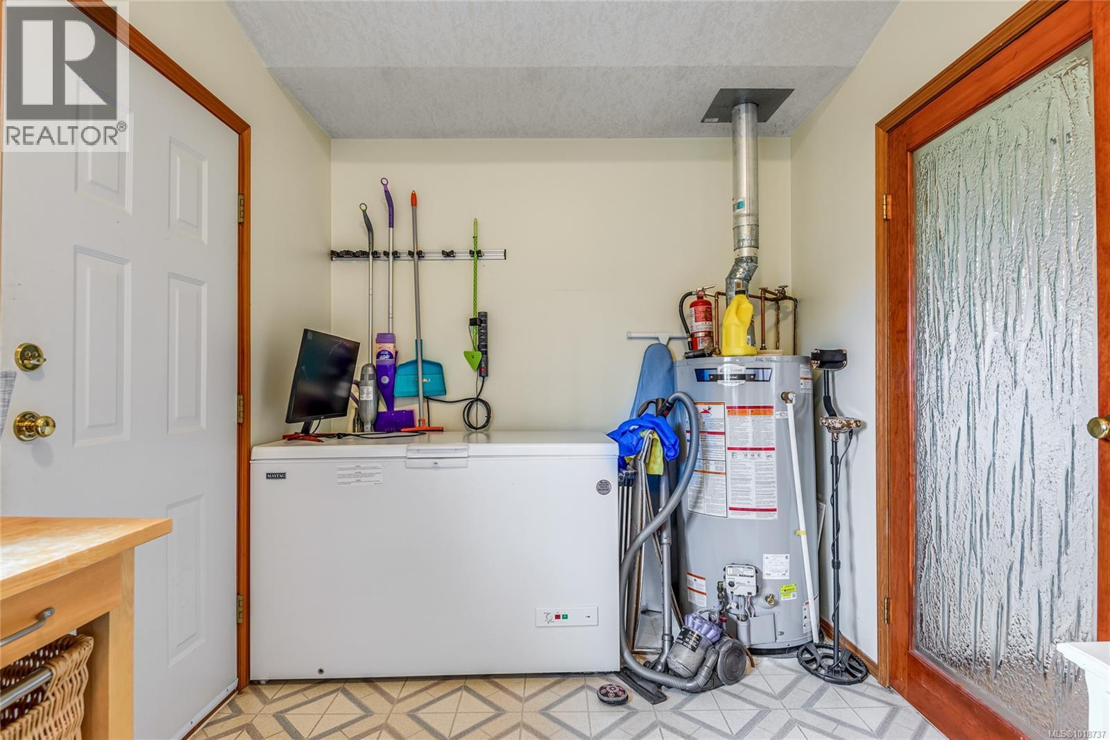 3910 Island Hwy, Campbell River