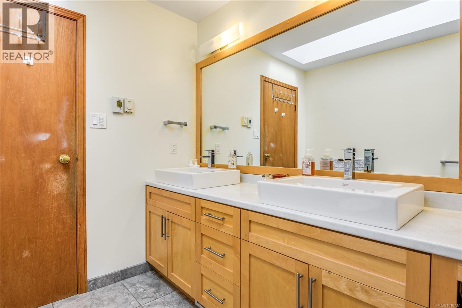 3910 Island Hwy, Campbell River