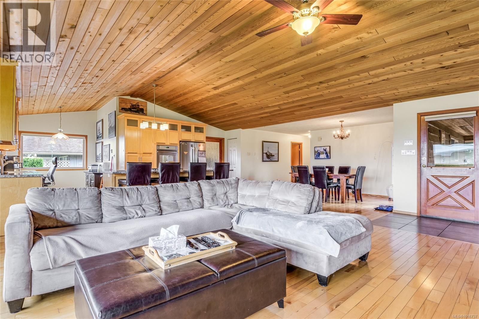 3910 Island Hwy, Campbell River