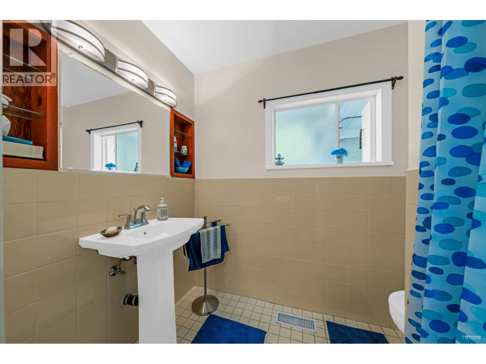 410 HADDEN DRIVE, West Vancouver