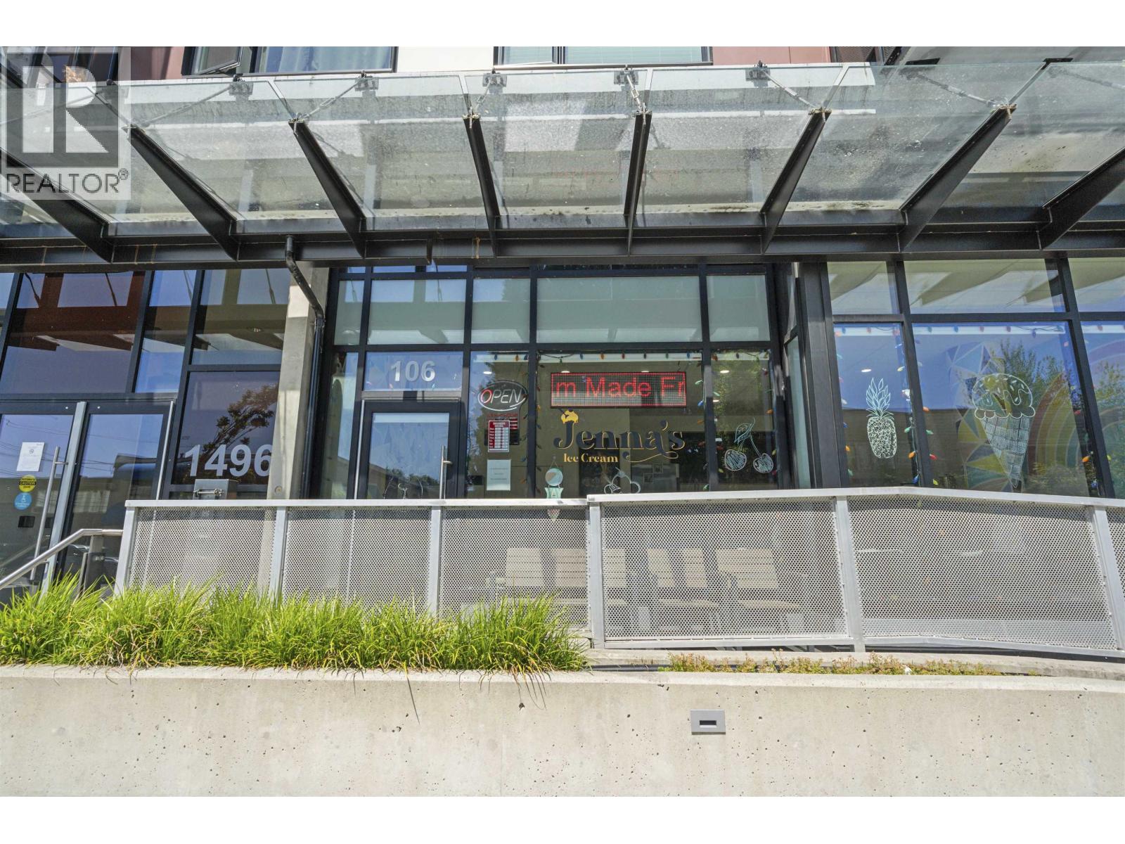 106 467 MOUNTAIN HIGHWAY, North Vancouver
