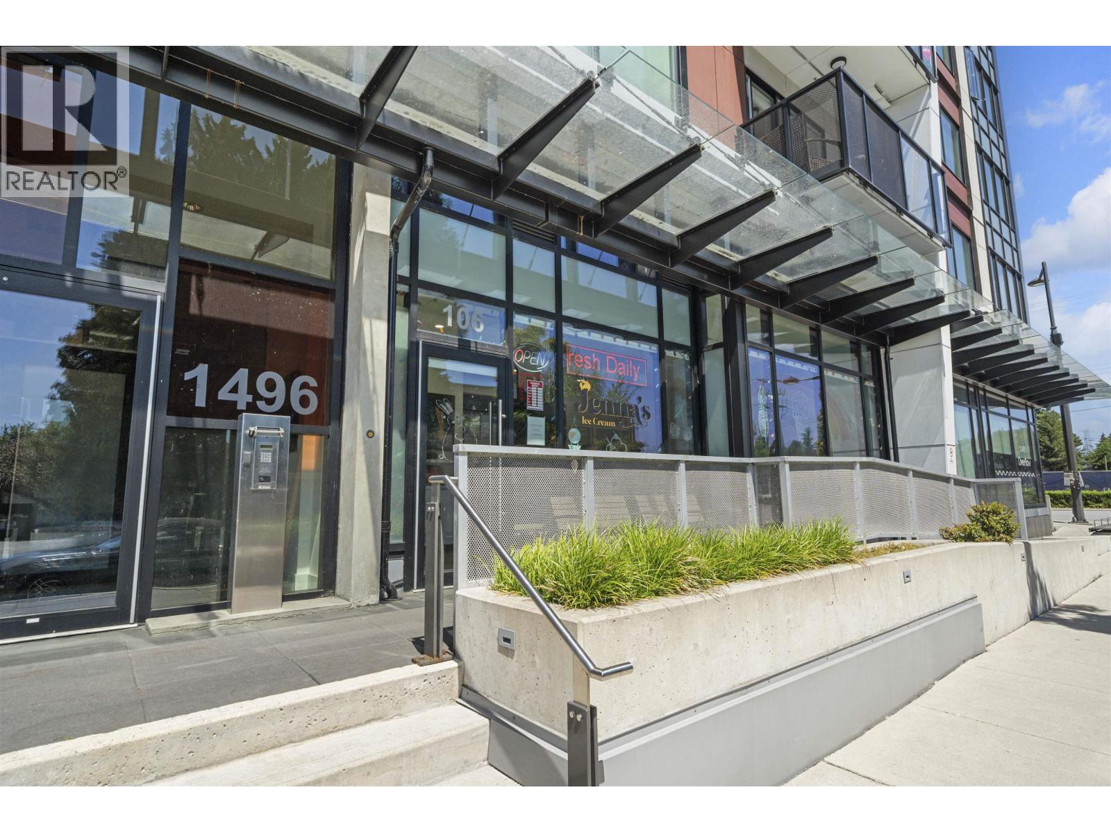106 467 MOUNTAIN HIGHWAY, North Vancouver