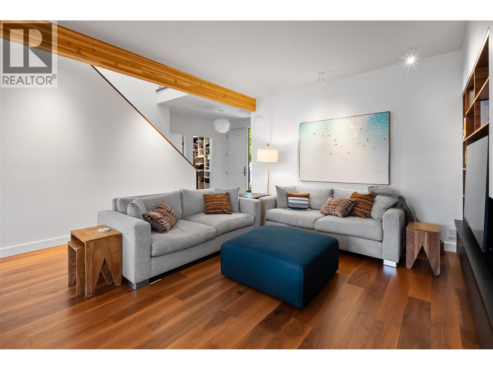  930 Cawston Avenue, Kelowna