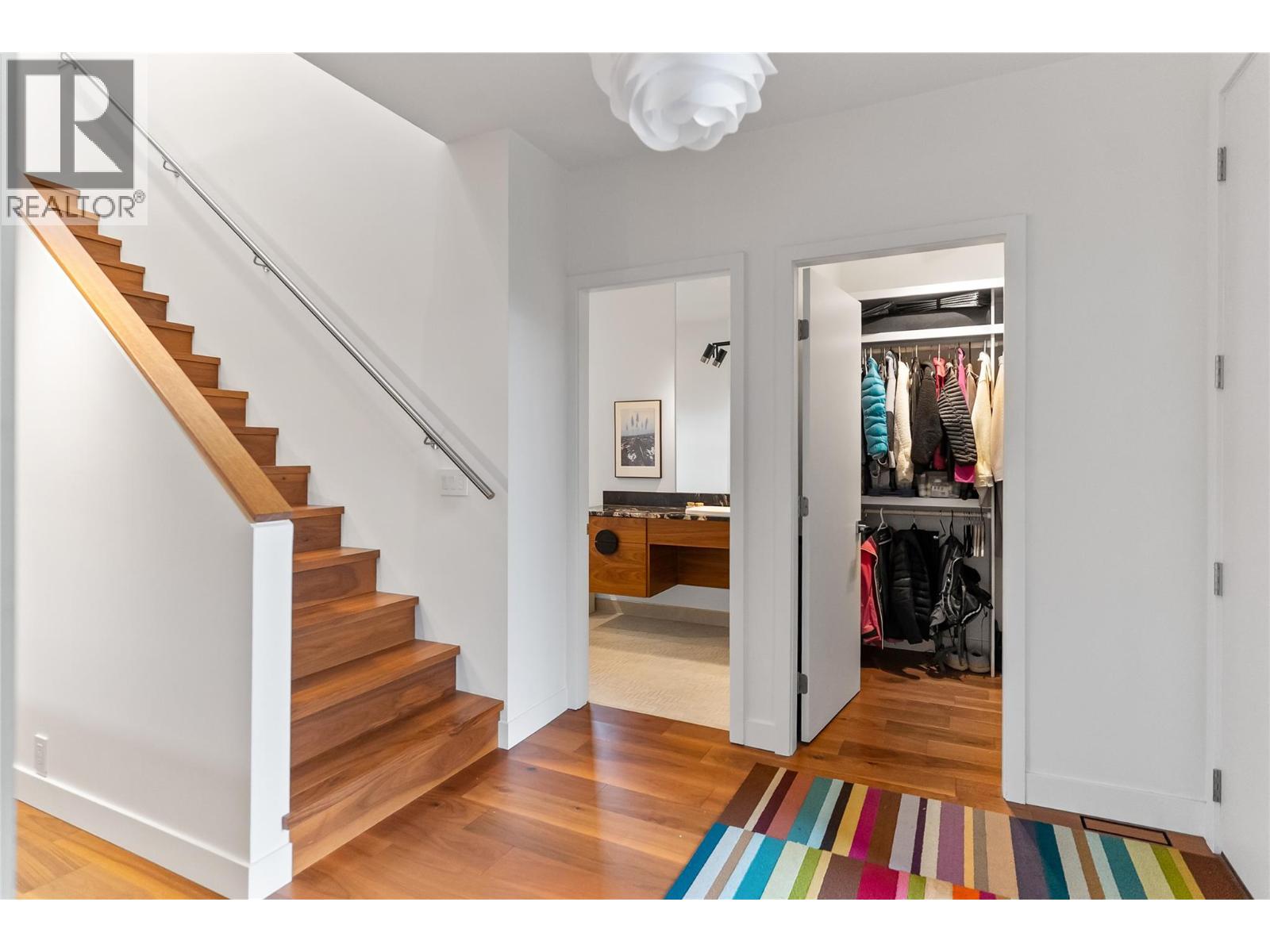  930 Cawston Avenue, Kelowna