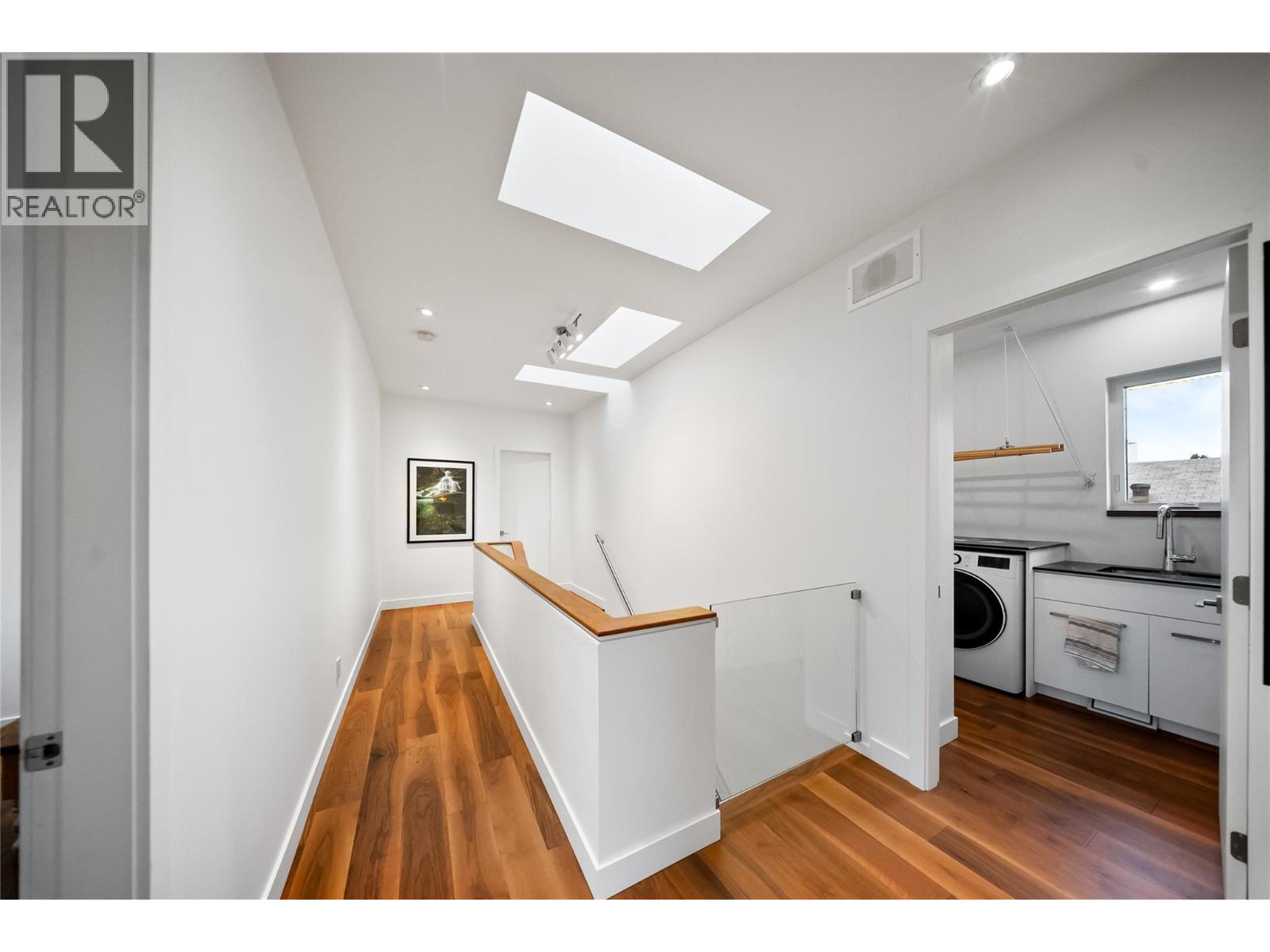  930 Cawston Avenue, Kelowna