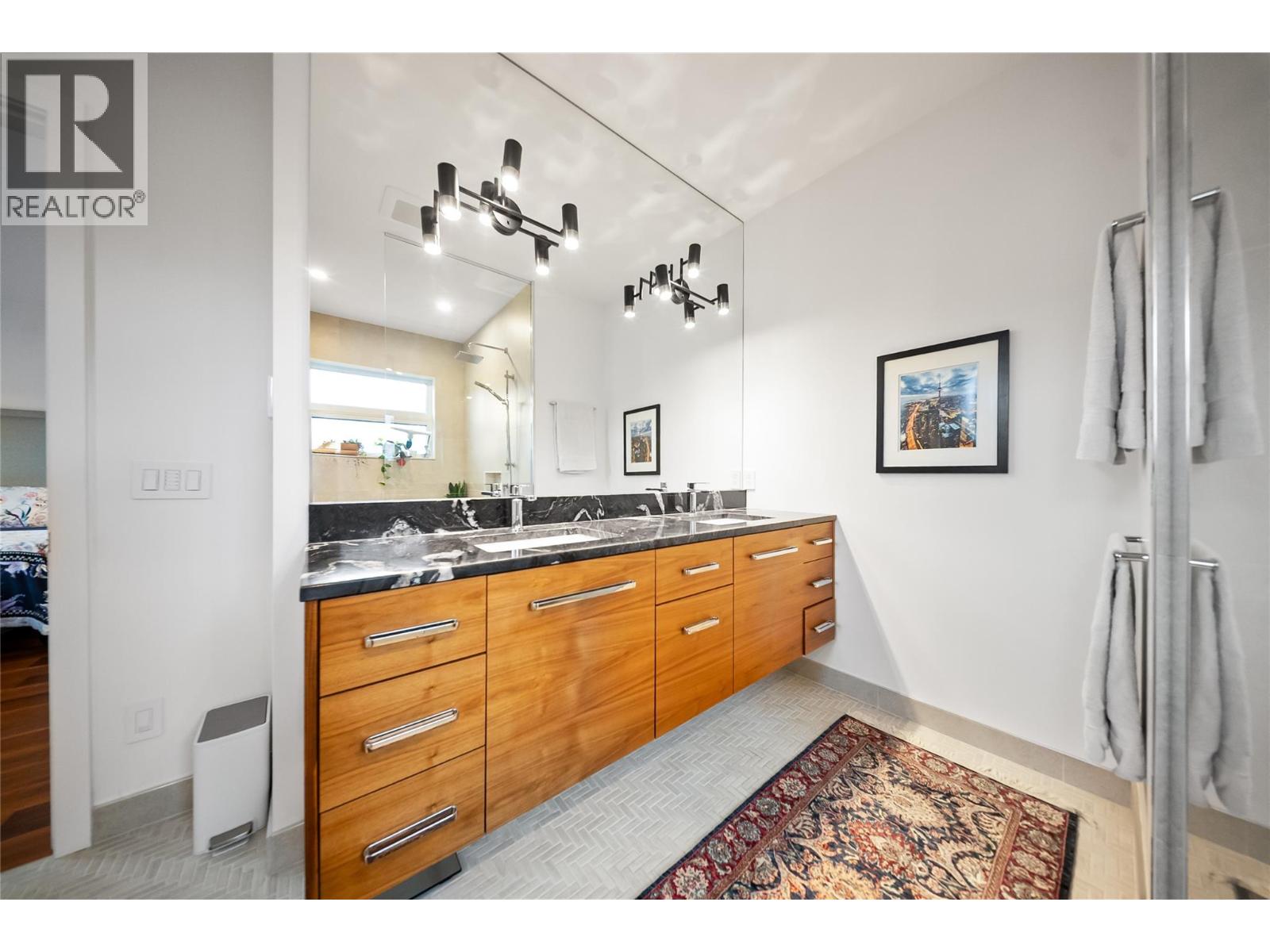  930 Cawston Avenue, Kelowna