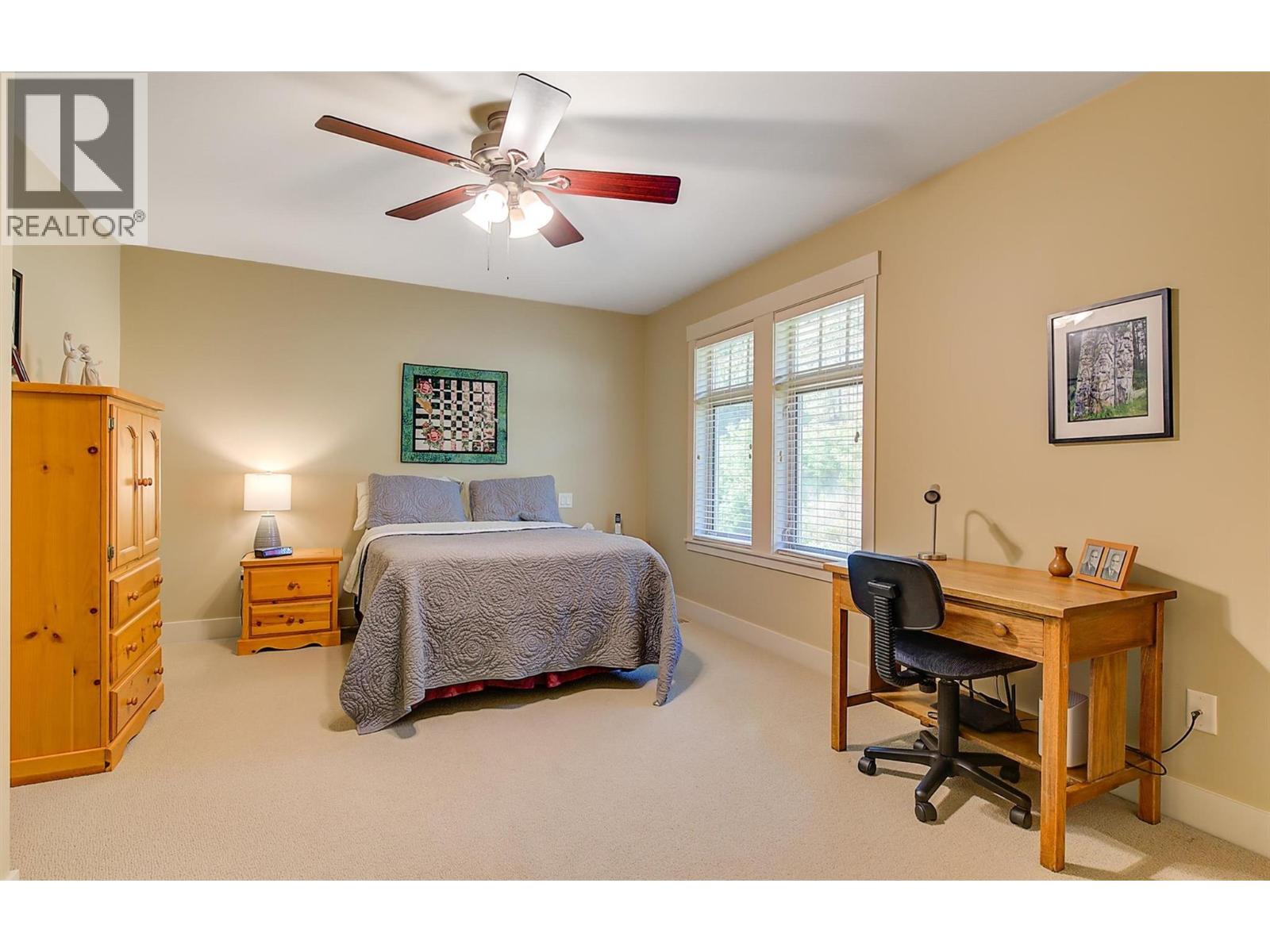 6 4356 Beach Avenue, Peachland