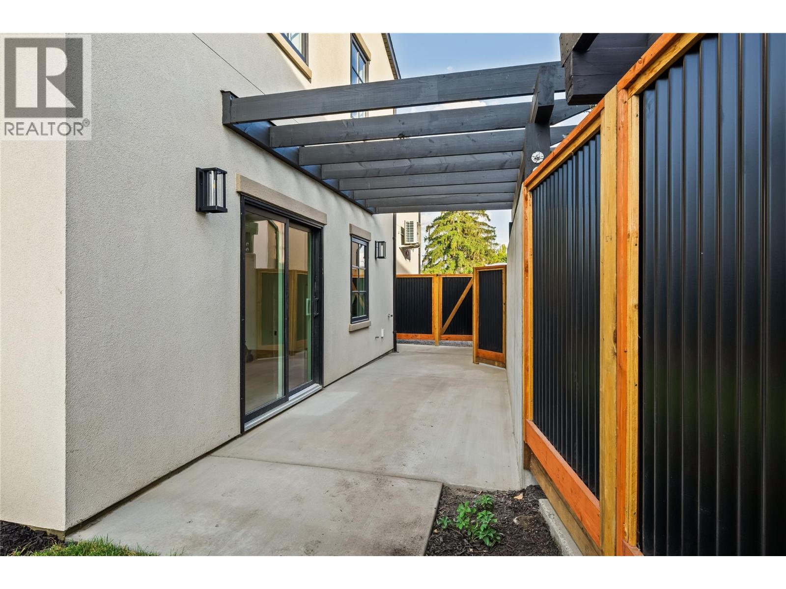 2 2957 Conlin Court, Kelowna