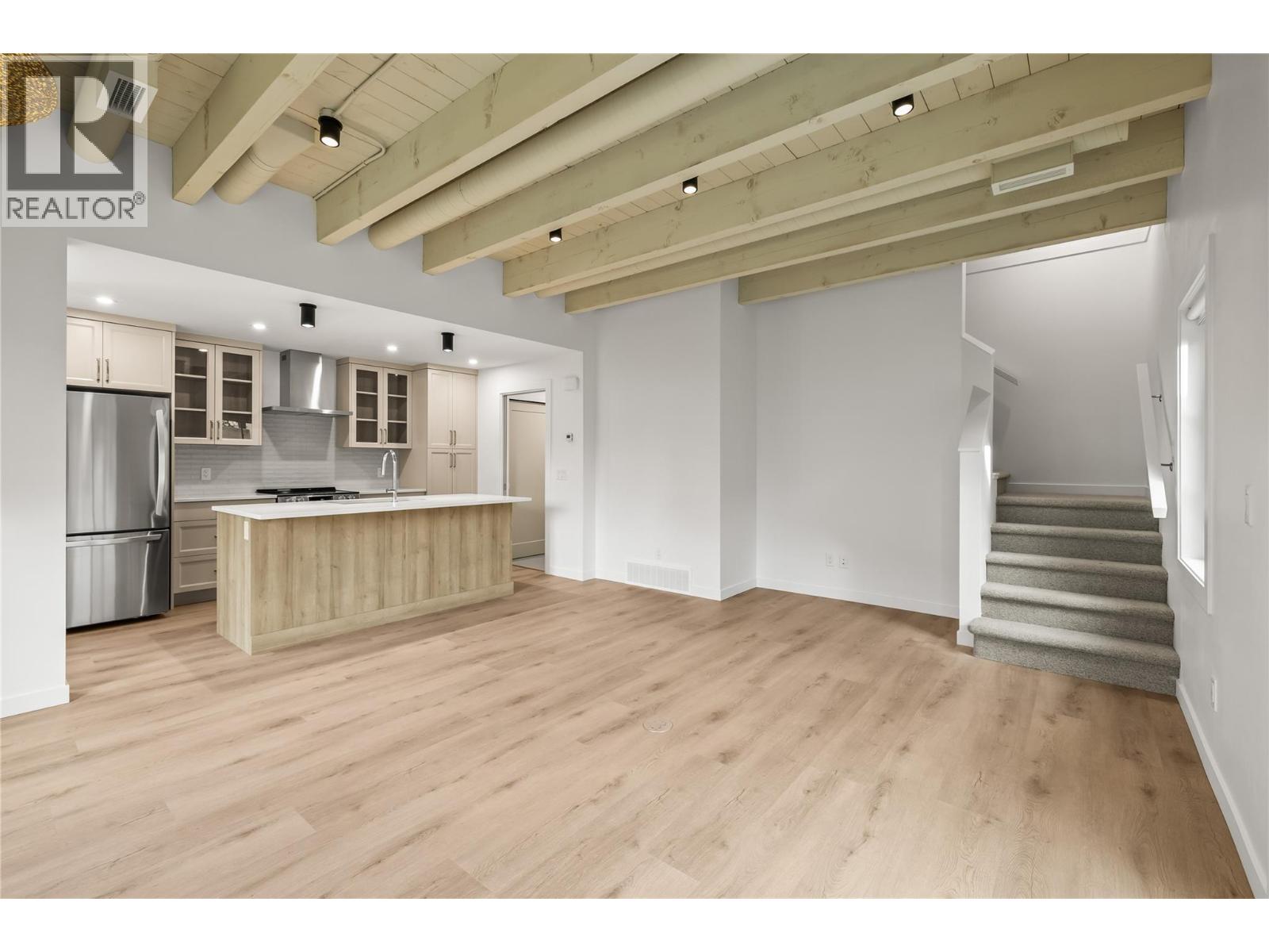 2 2957 Conlin Court, Kelowna