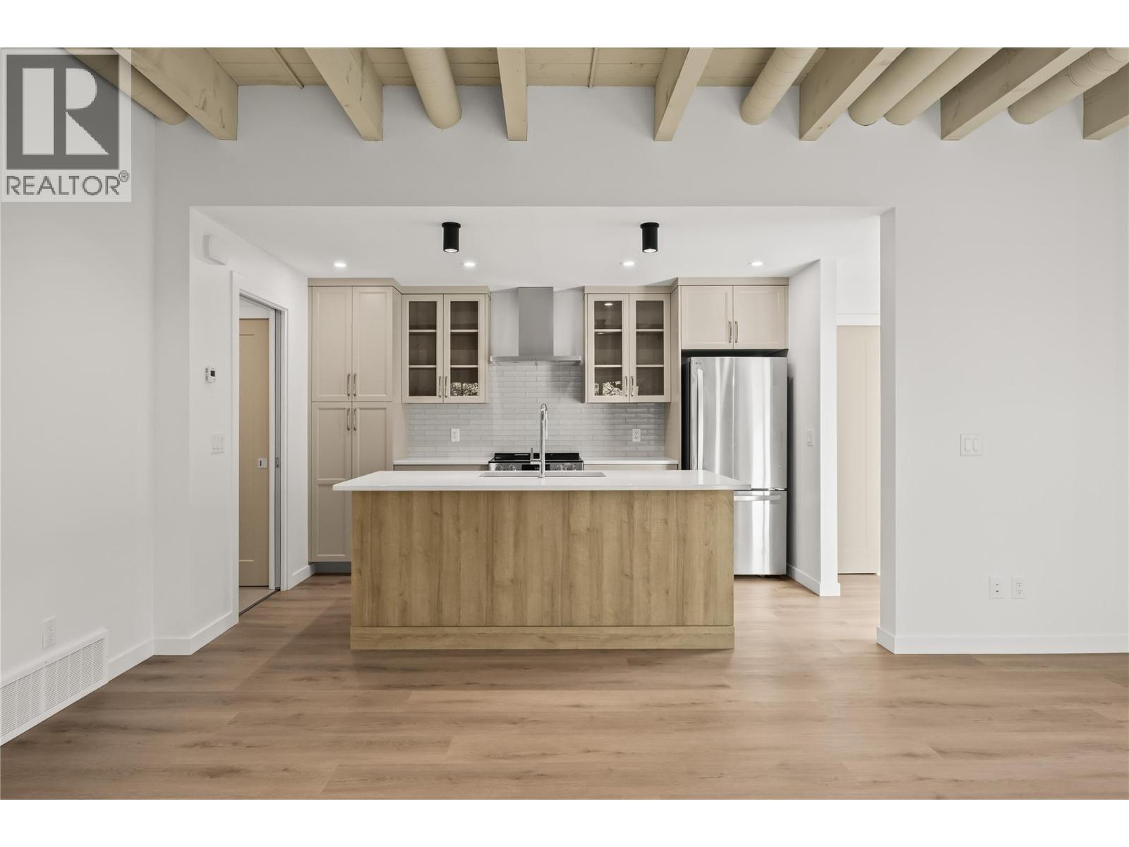 1 2957 Conlin Court, Kelowna