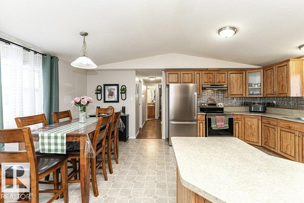 1637 68 AV NW, Edmonton