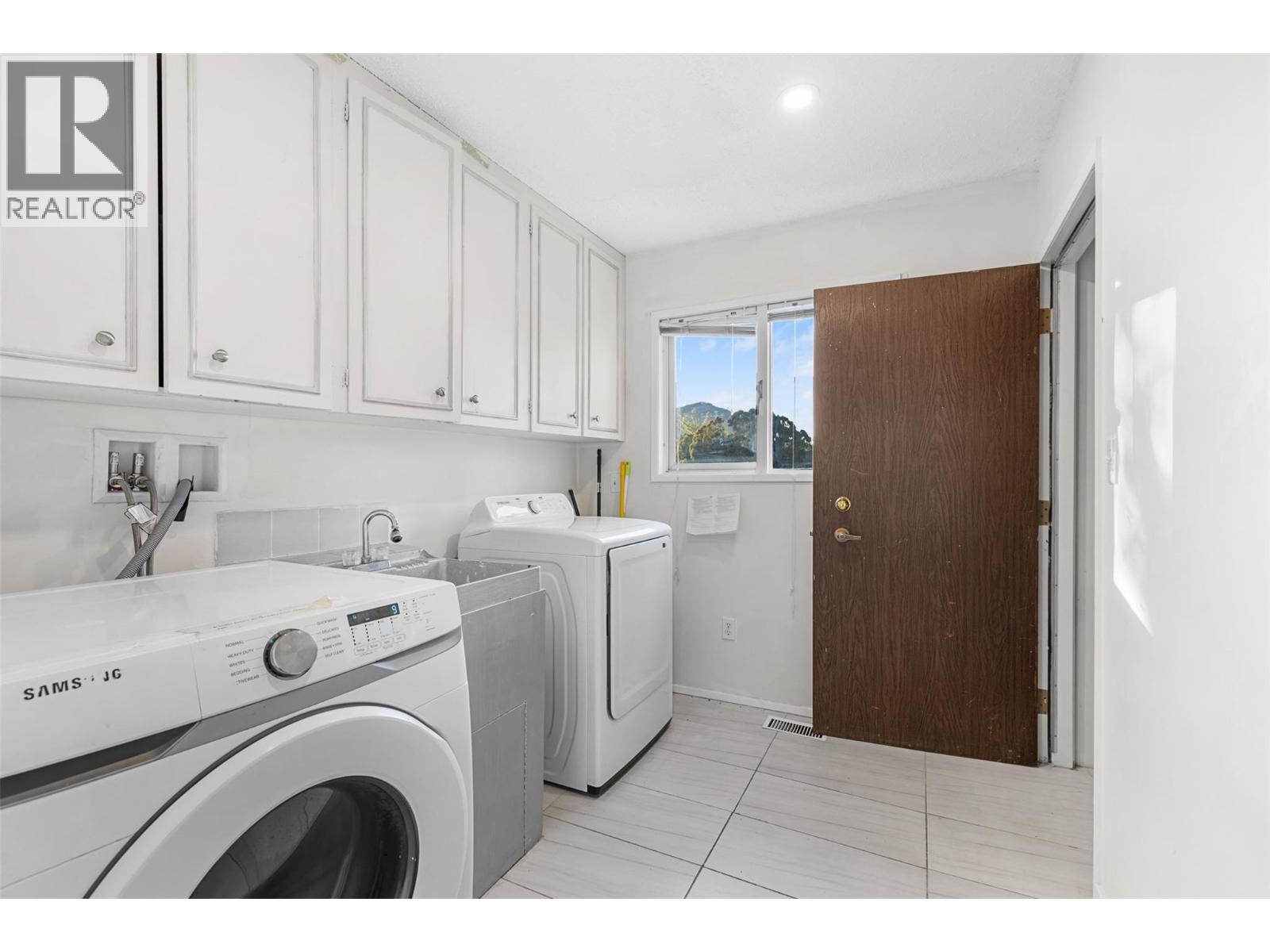  2650 Thacker Drive, West Kelowna