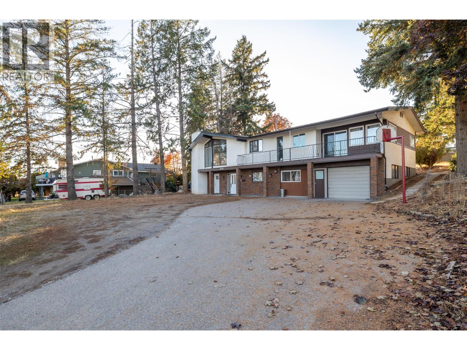  2650 Thacker Drive, West Kelowna