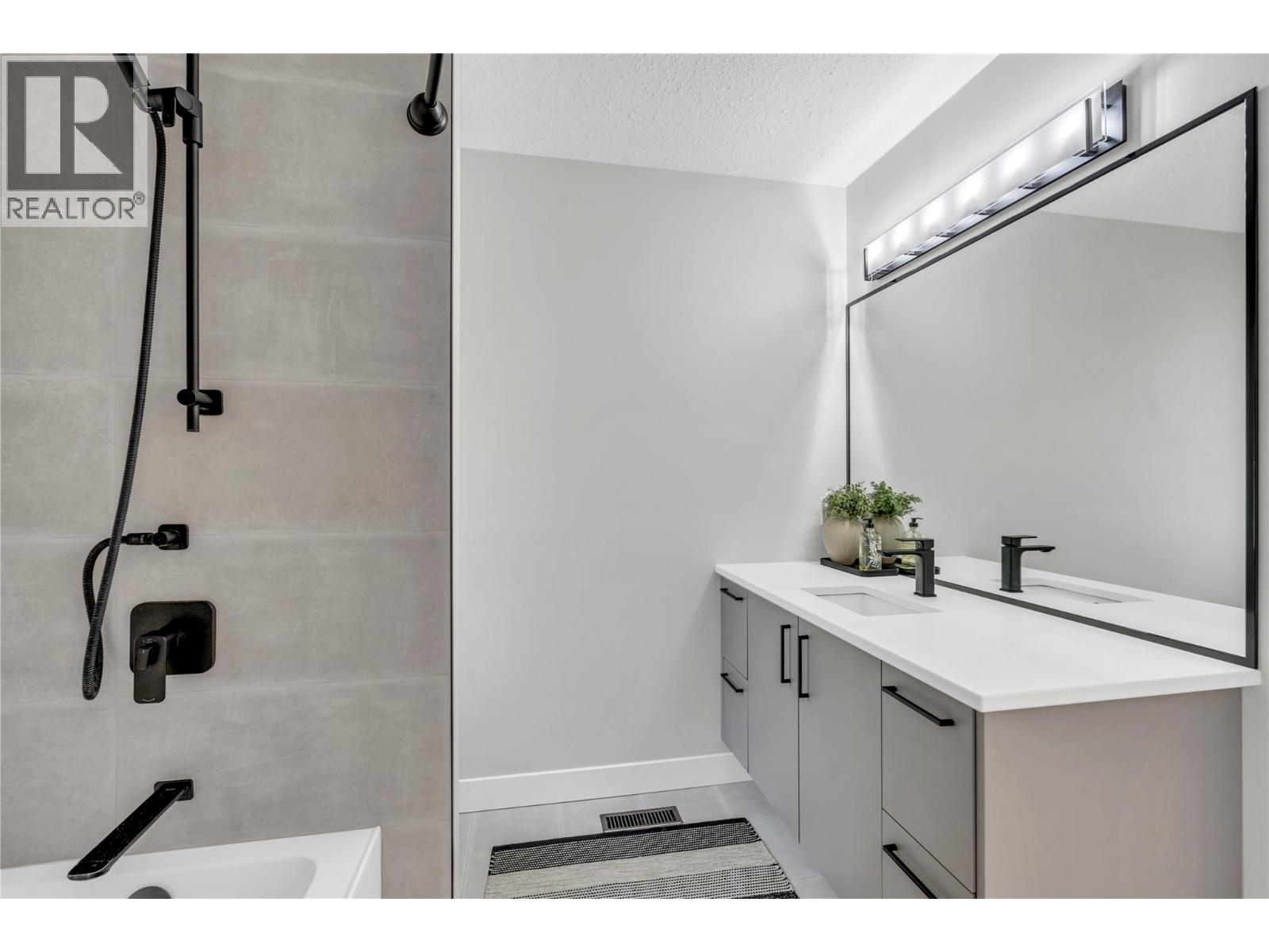 3904 Dryden Road, Peachland