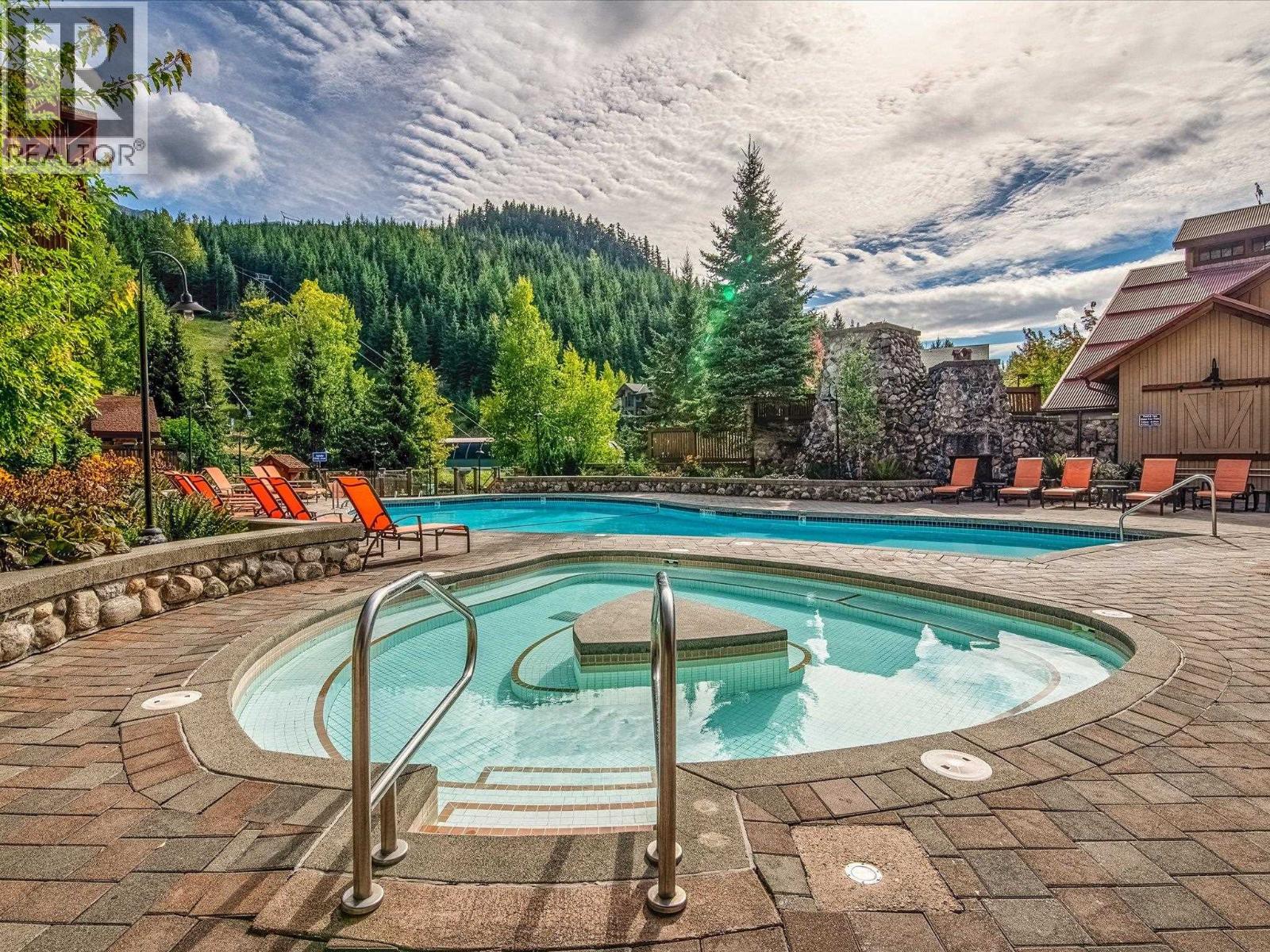 215C 2036 LONDON LANE, Whistler