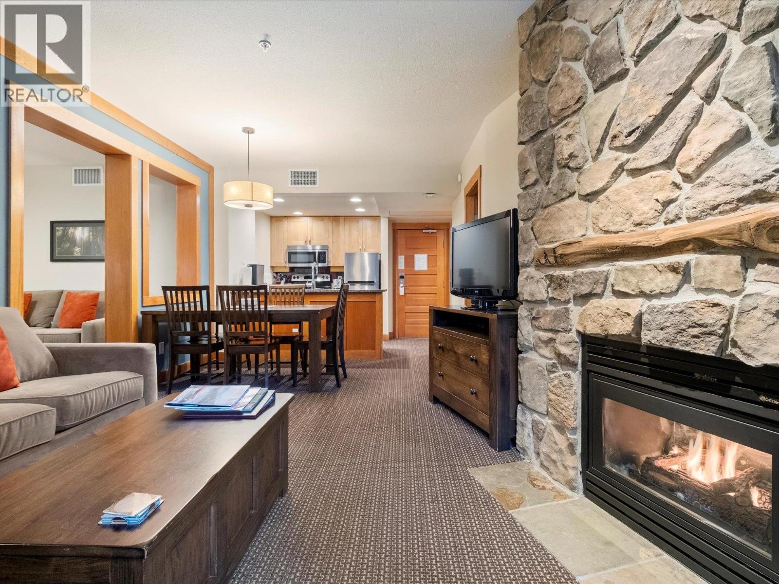 215C 2036 LONDON LANE, Whistler