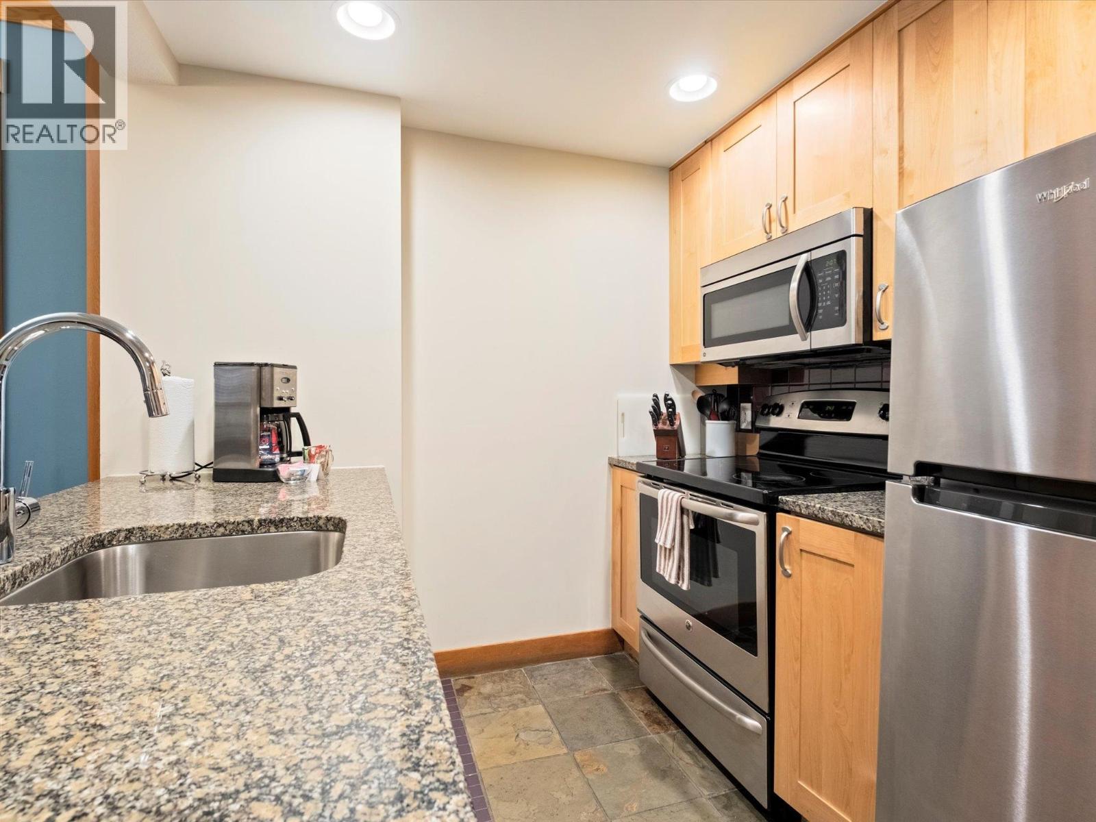 215C 2036 LONDON LANE, Whistler