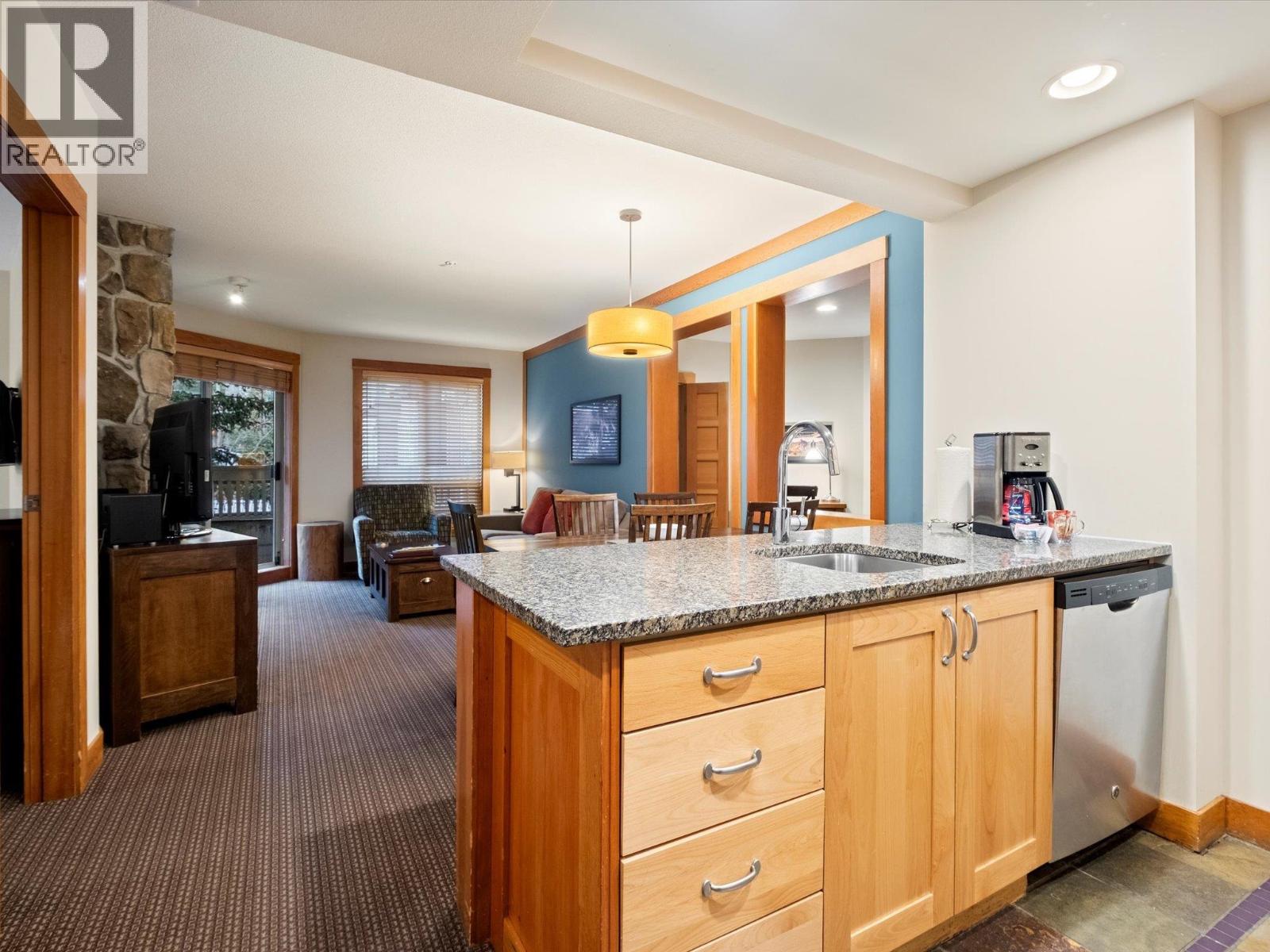 215C 2036 LONDON LANE, Whistler