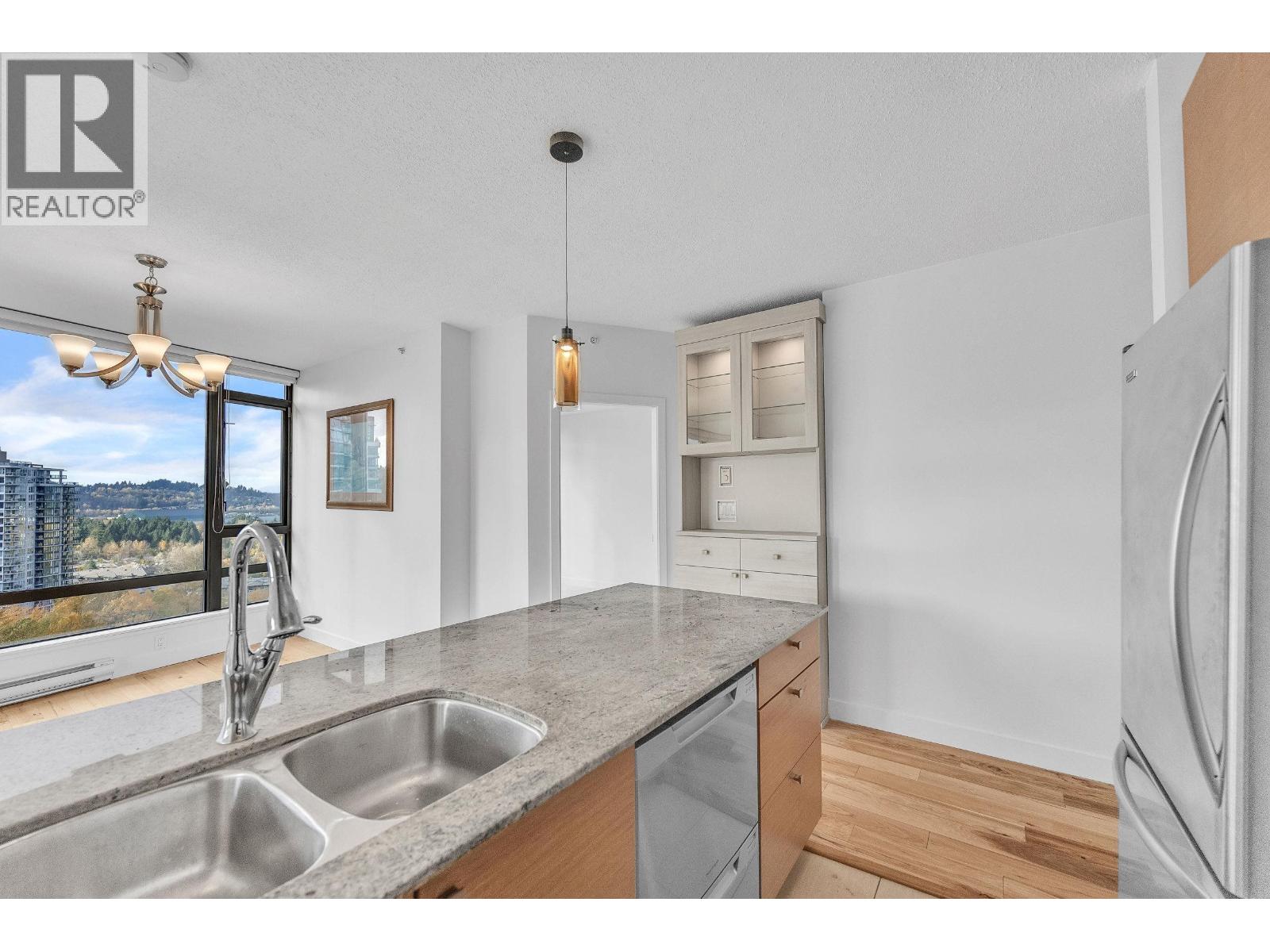 1904 400 CAPILANO ROAD, Port Moody