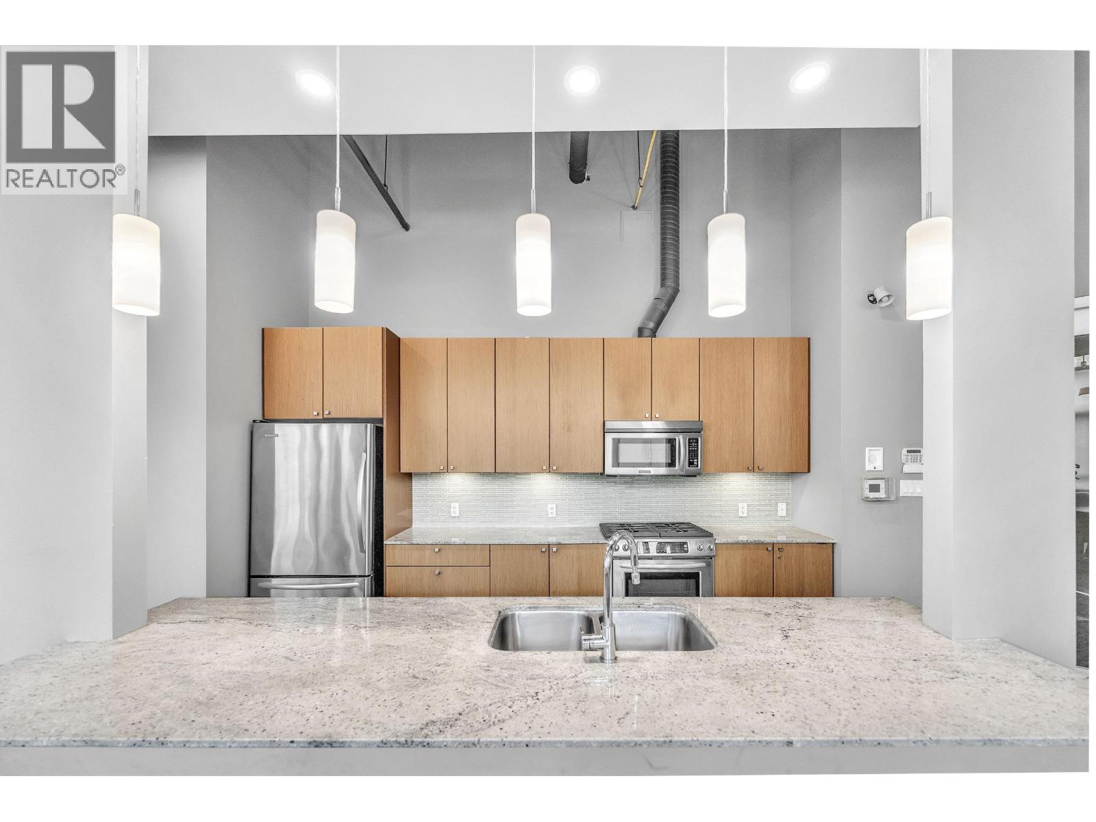 1904 400 CAPILANO ROAD, Port Moody