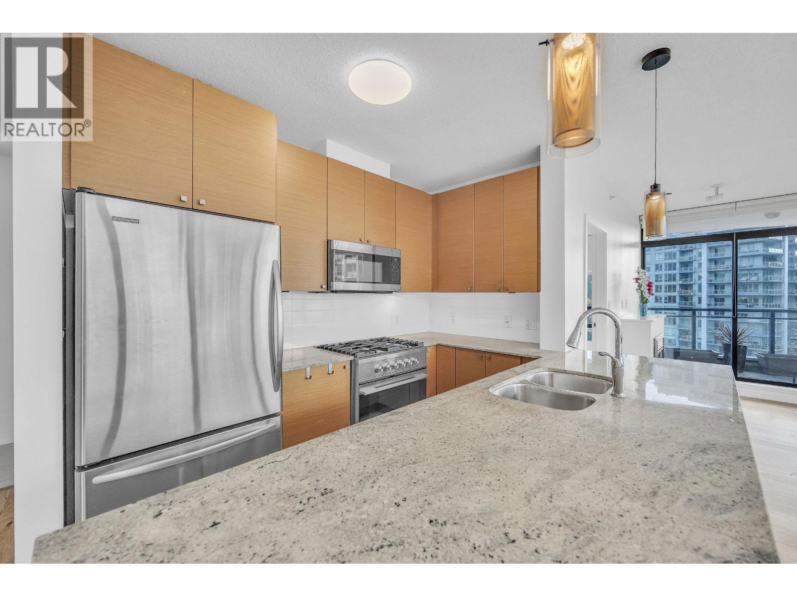 1904 400 CAPILANO ROAD, Port Moody