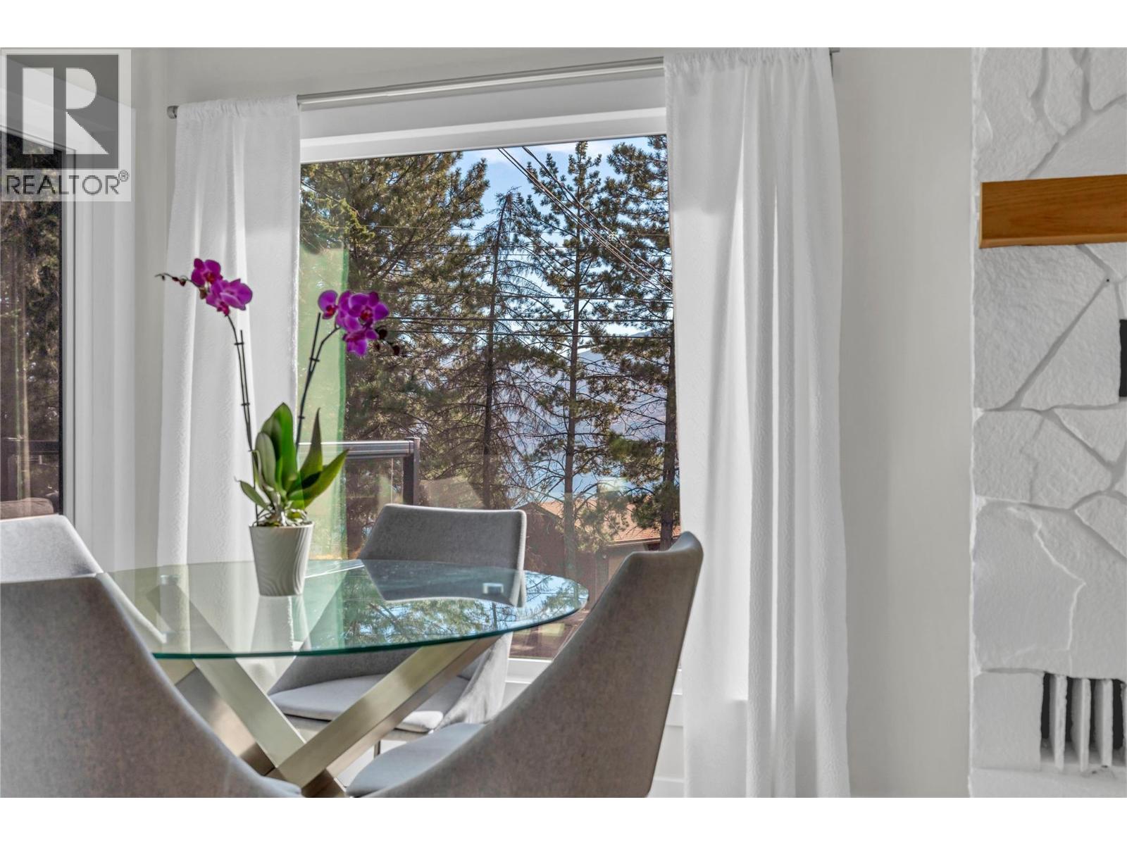 3904 Dryden Road, Peachland