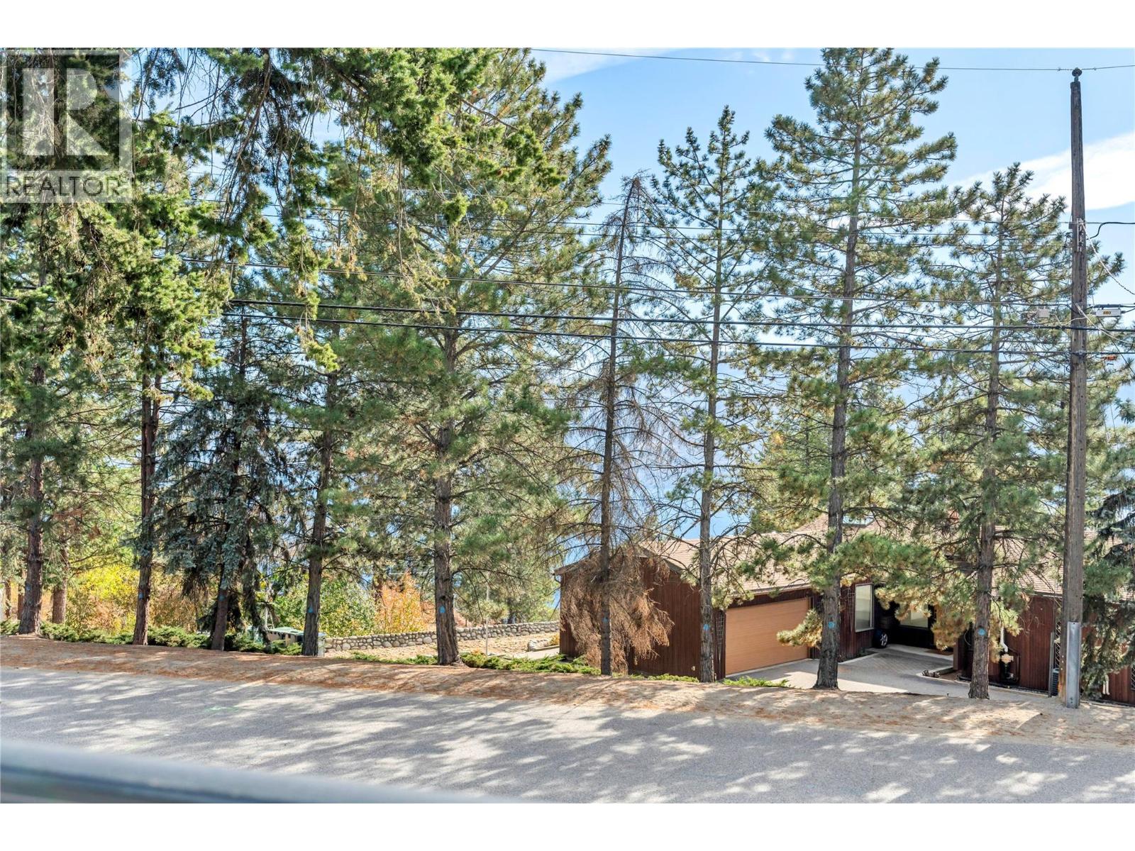 3904 Dryden Road, Peachland