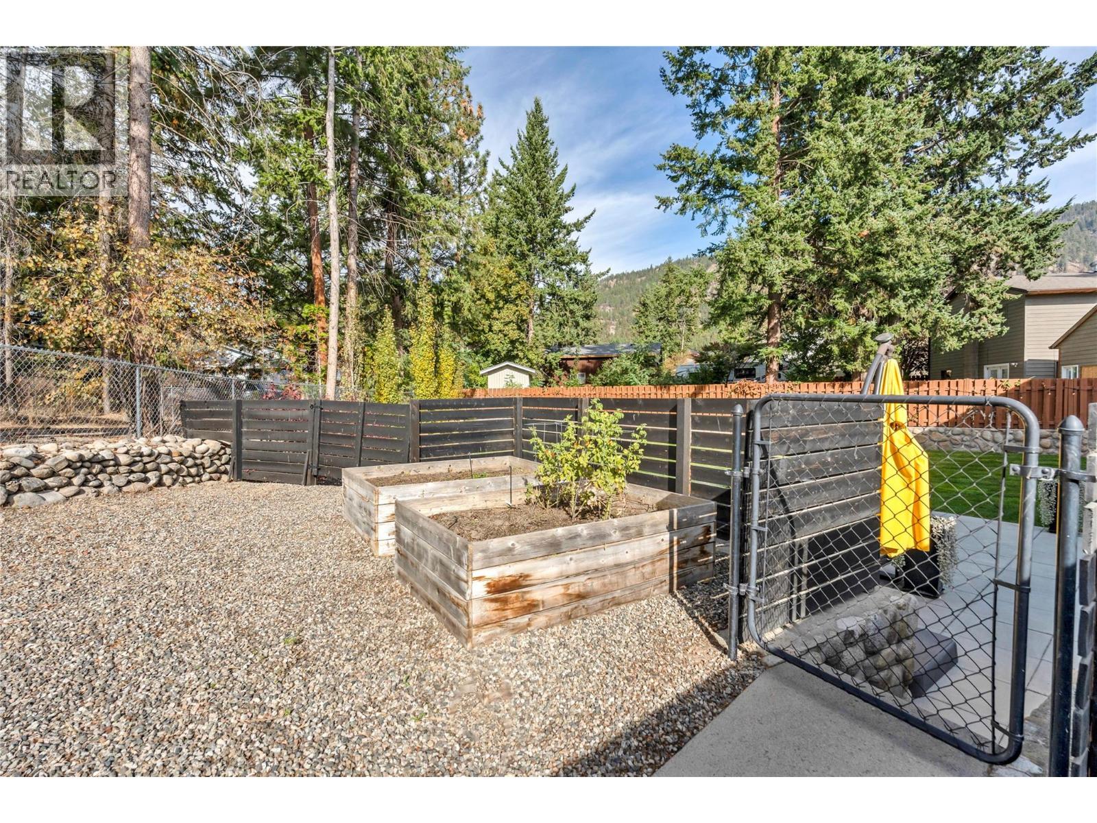 3904 Dryden Road, Peachland