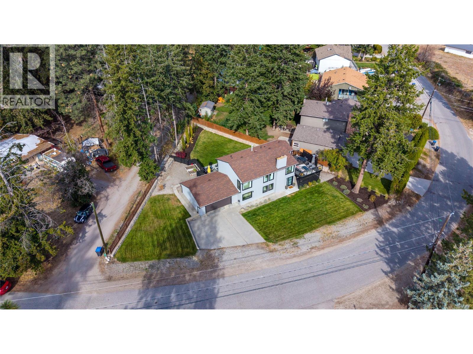 3904 Dryden Road, Peachland
