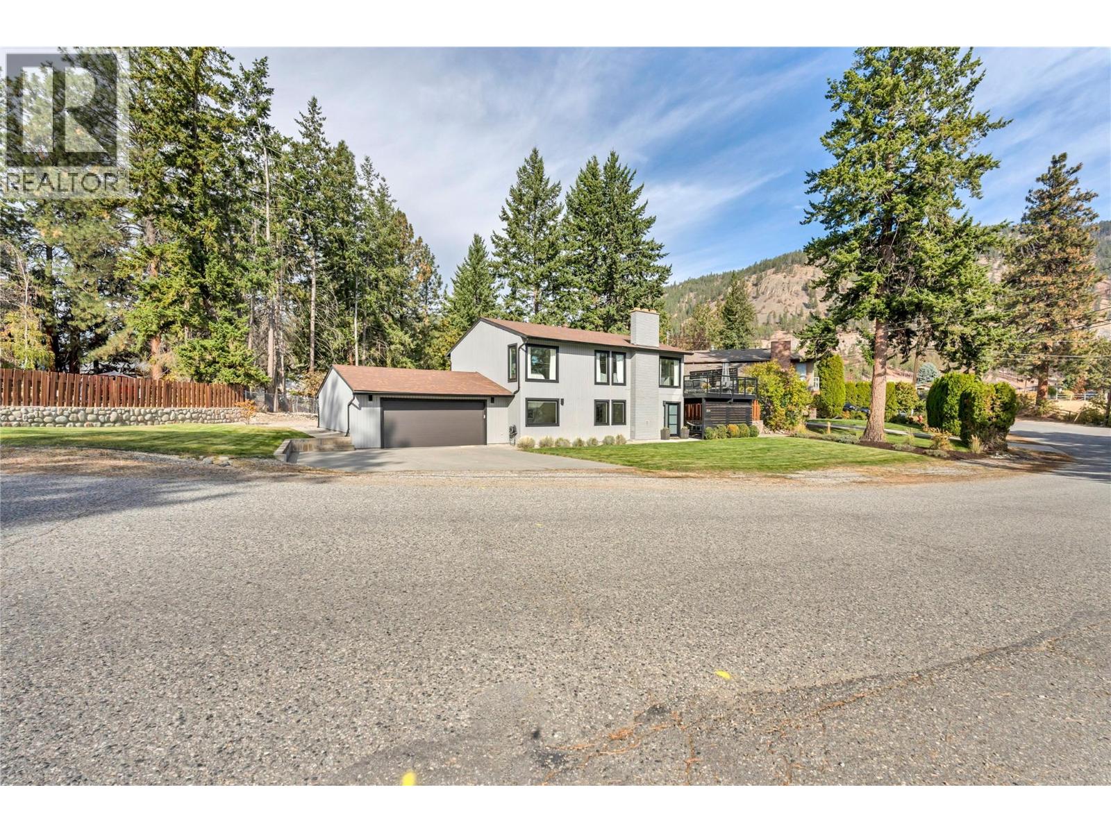 3904 Dryden Road, Peachland