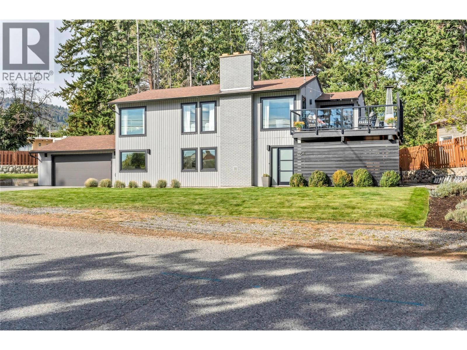 3904 Dryden Road, Peachland