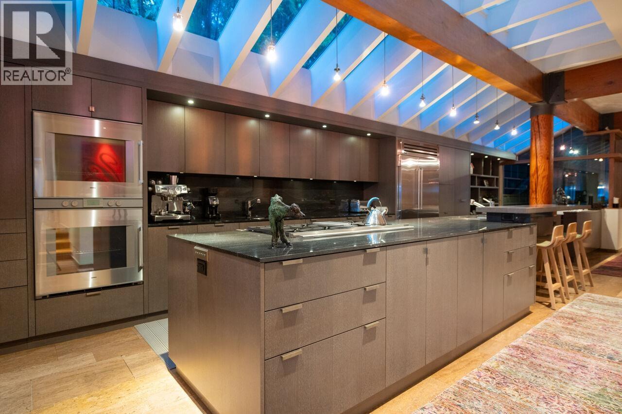 4036 MARINE DRIVE, West Vancouver