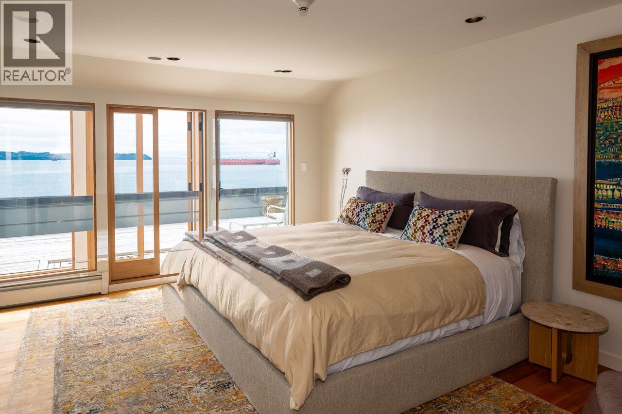 4036 MARINE DRIVE, West Vancouver