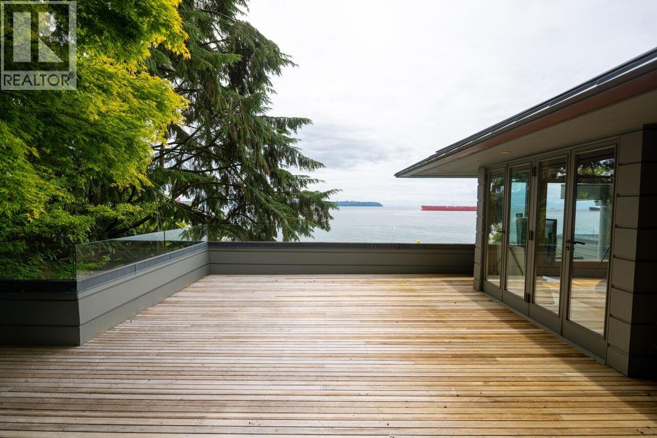 4036 MARINE DRIVE, West Vancouver