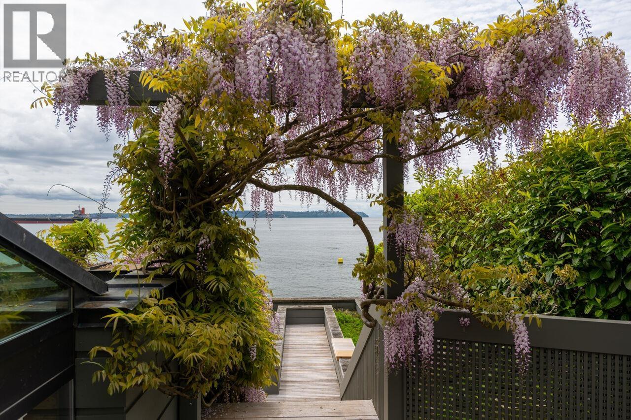 4036 MARINE DRIVE, West Vancouver