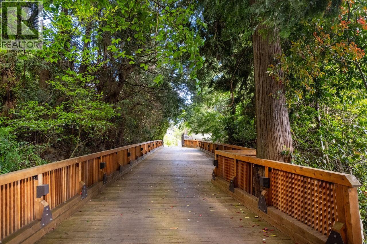 4036 MARINE DRIVE, West Vancouver