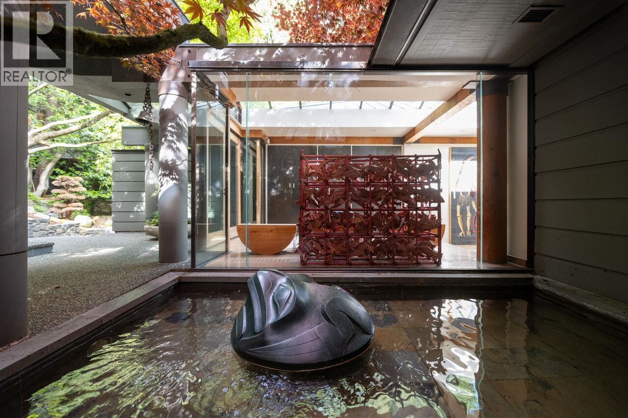 4036 MARINE DRIVE, West Vancouver